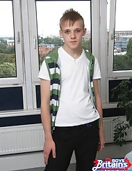 Cute english twink wanks off for his cam