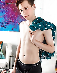 Sexy Twink Devin posing nude for you